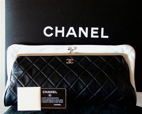 chanel black and white clutch